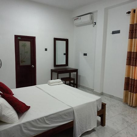 Airport Pearl Garden Transit Hotel Катунаяка Экстерьер фото