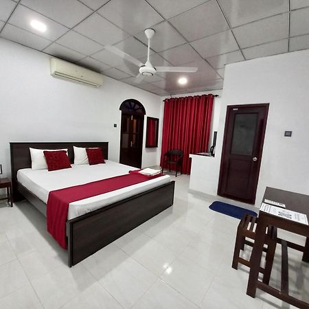 Airport Pearl Garden Transit Hotel Катунаяка Экстерьер фото