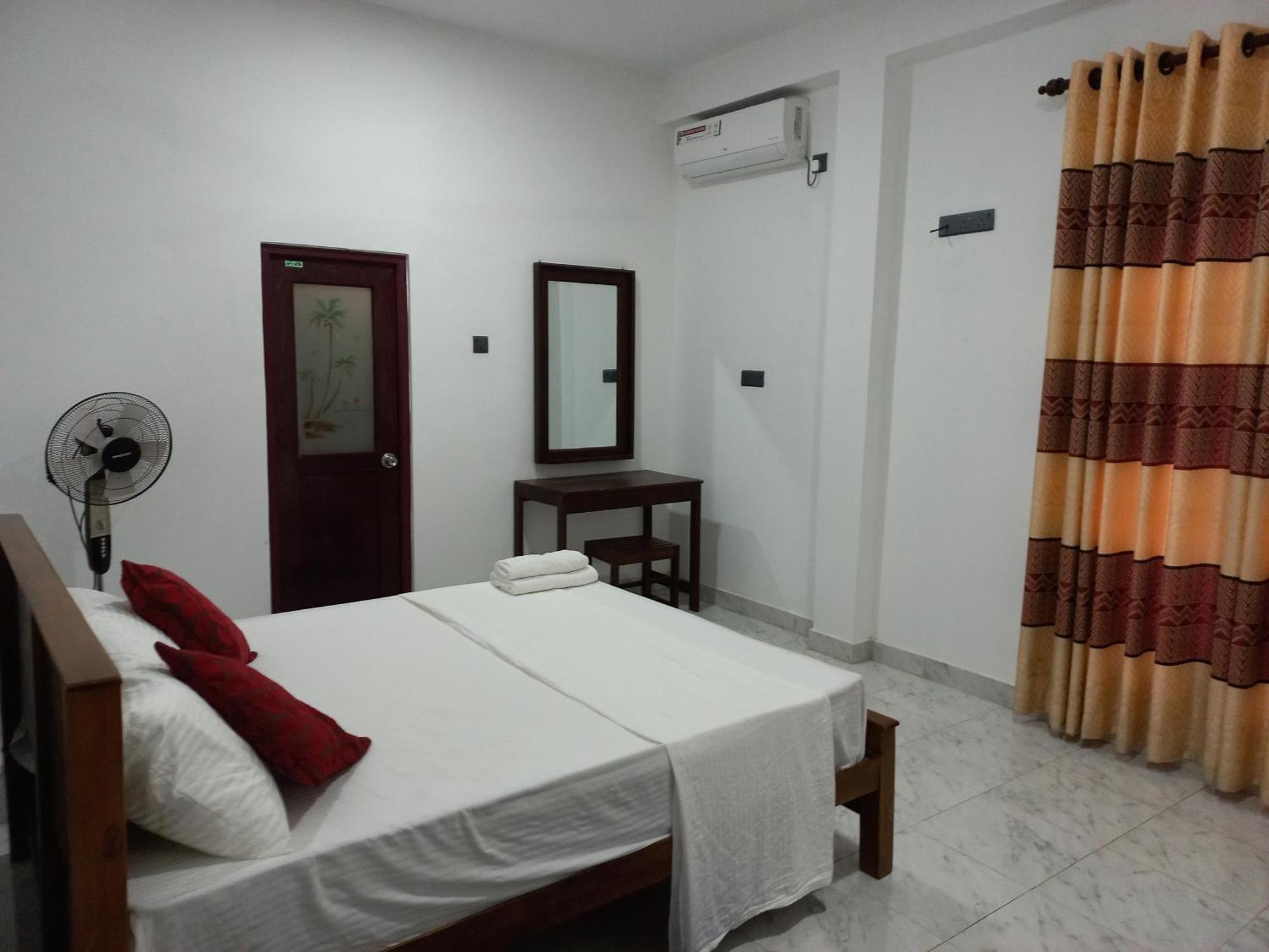 Airport Pearl Garden Transit Hotel Катунаяка Экстерьер фото